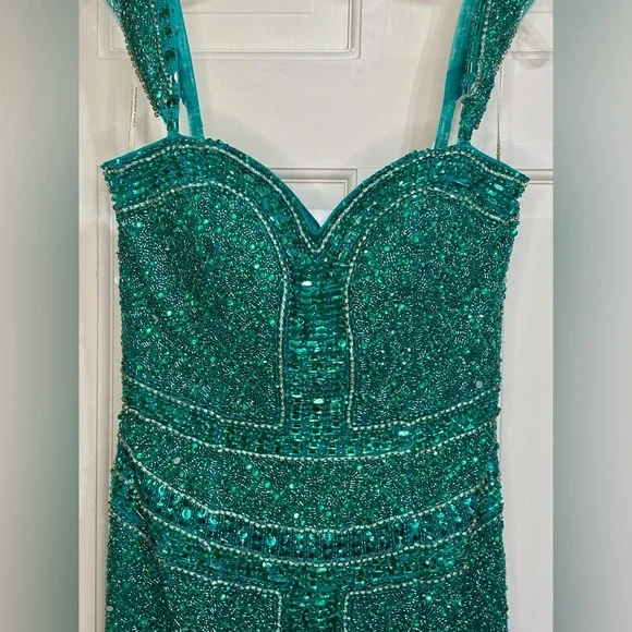 Sherri Hill size 2 emerald beaded cocktail dress - Picture 1 of 17